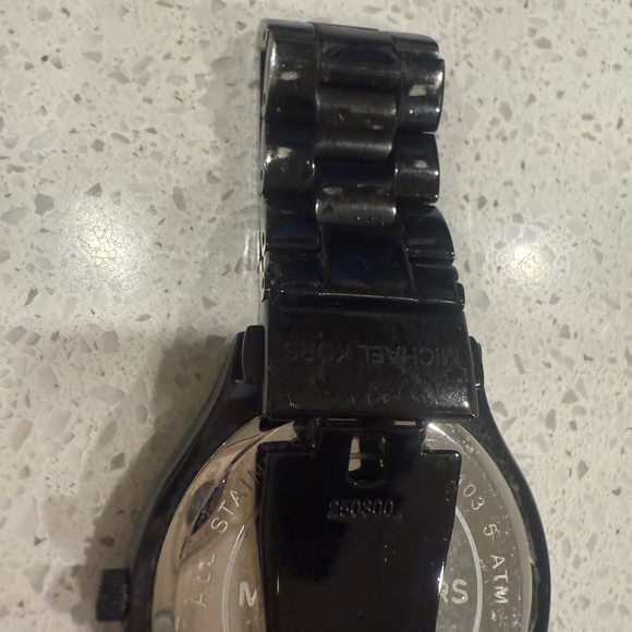 Michael kors black and gold watch woman’s small wrist - Picture 4 of 6